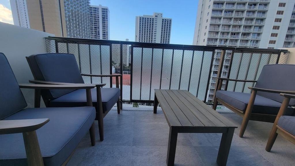 Waikiki Condo 2 Bedrooms 2 Bathrooms With 1 Free Parking Space Honolulu Eksteriør bilde