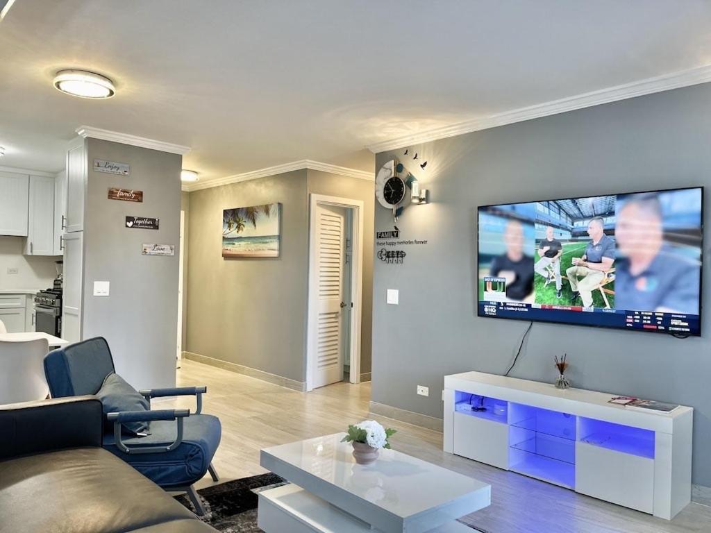 Waikiki Condo 2 Bedrooms 2 Bathrooms With 1 Free Parking Space Honolulu Eksteriør bilde